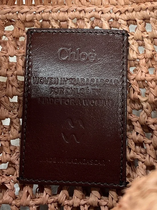 CHLOE SUMMERY BEIGE SUMMER BANANA LOGO RAFFIA CROCHET TOTE BAG - Picture 8 of 16